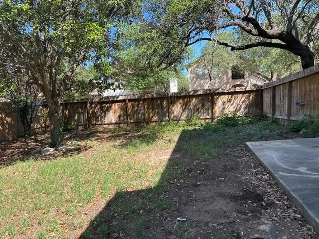 21527 Thunder Basin San Antonio TX 78261
