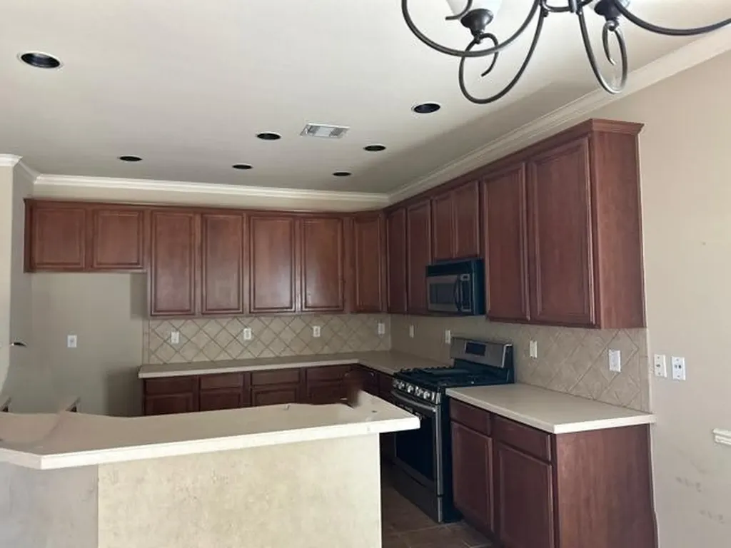 21527 Thunder Basin San Antonio TX 78261