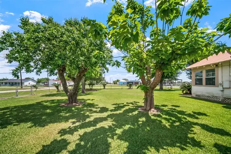 422 Caney Street Matagorda TX 77457