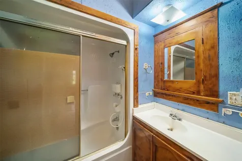 422 Caney Street Matagorda TX 77457