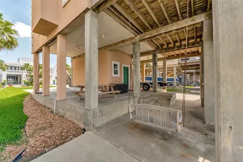 247 Isles End Road Tiki Island TX 77554