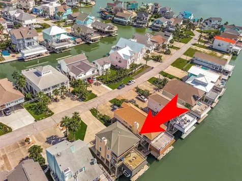 247 Isles End Road Tiki Island TX 77554
