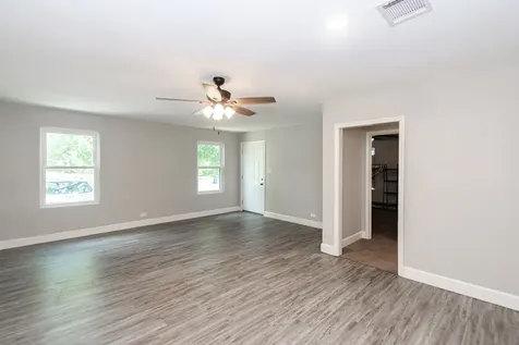 911 N 14th Avenue N Texas City TX 77590