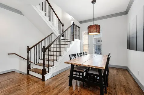 5723 Petty Street Houston TX 77007