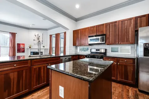 5723 Petty Street Houston TX 77007