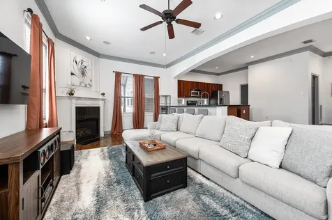 5723 Petty Street Houston TX 77007