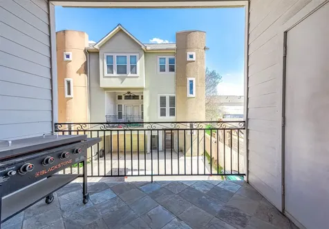 5723 Petty Street Houston TX 77007