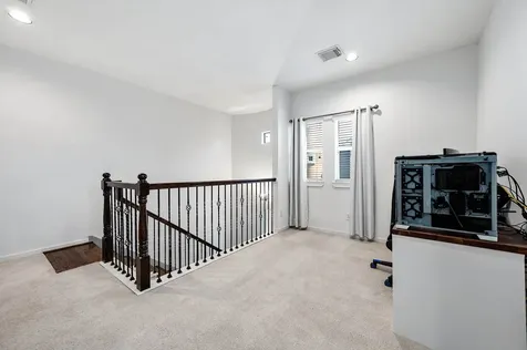 5723 Petty Street Houston TX 77007