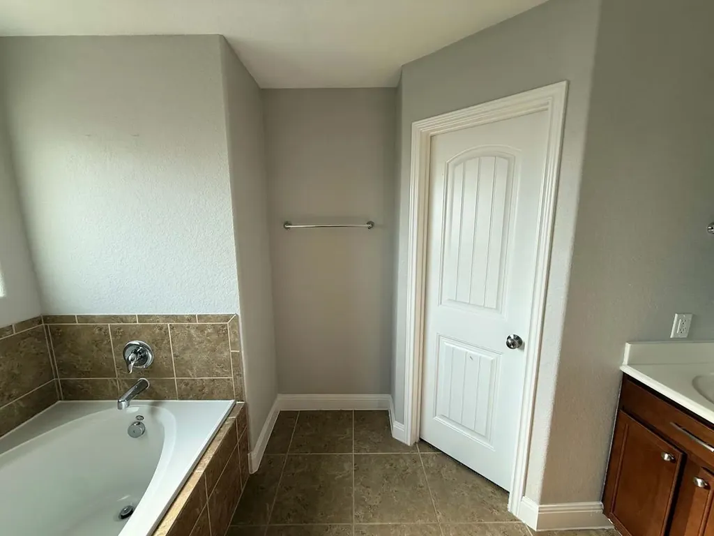 2527 Middleground San Antonio TX 78245