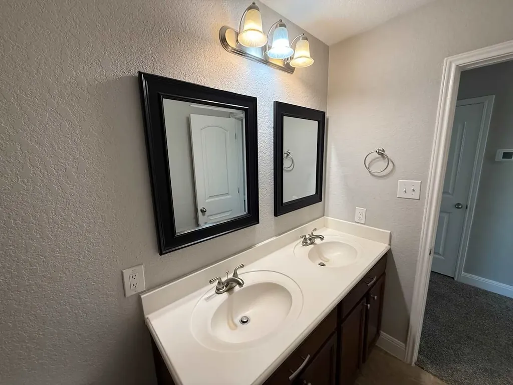 2527 Middleground San Antonio TX 78245