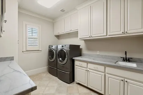 1010 Nantucket Drive F Houston TX 77057