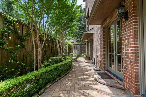 1010 Nantucket Drive F Houston TX 77057