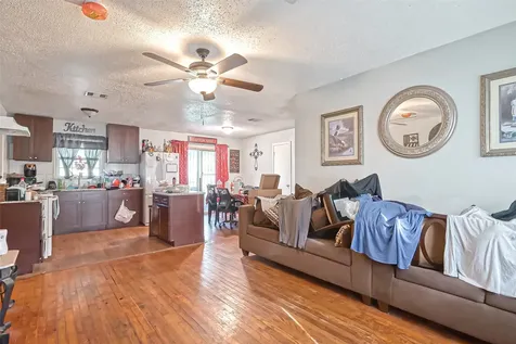10434 Envoy Street Houston TX 77016