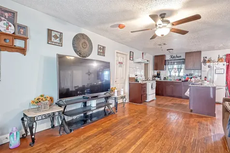 10434 Envoy Street Houston TX 77016