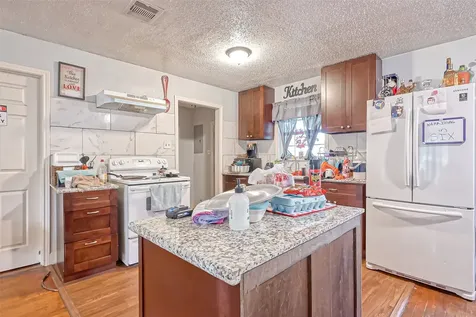 10434 Envoy Street Houston TX 77016