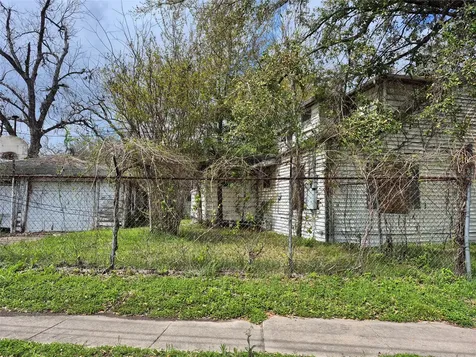 4618 Sharon Street Houston TX 77020