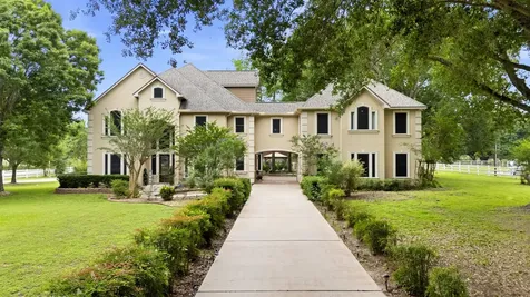 200 Creekside Court Sealy TX 77474