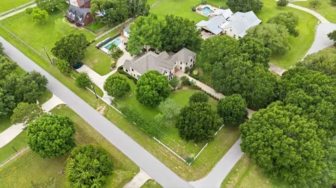 200 Creekside Court Sealy TX 77474