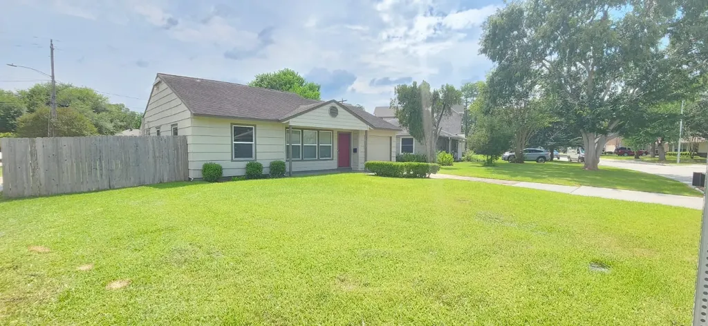 5501 Huisache Street Houston TX 77081
