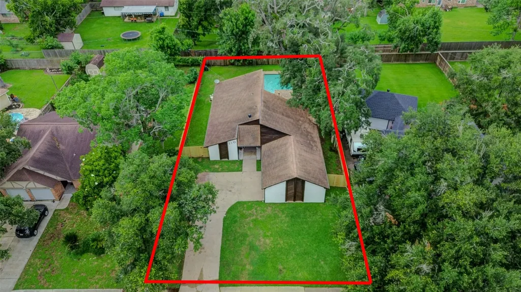 110 Anchusa Street Lake Jackson TX 77566