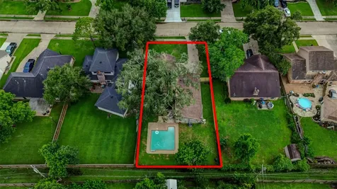 110 Anchusa Street Lake Jackson TX 77566