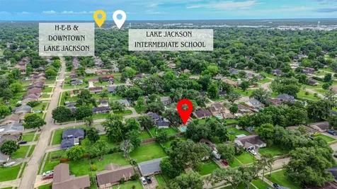 110 Anchusa Street Lake Jackson TX 77566