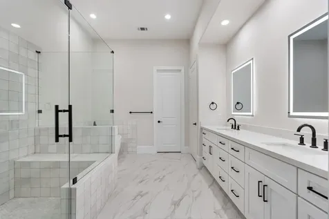 2222 Lou Ellen Lane A Houston TX 77018