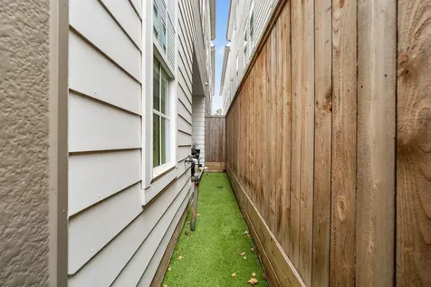 2222 Lou Ellen Lane A Houston TX 77018