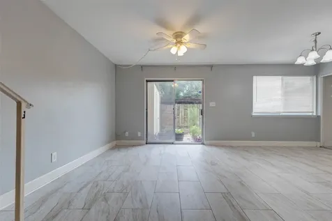2267 Triway Lane 231 Houston TX 77043