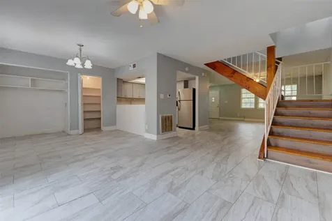 2267 Triway Lane 231 Houston TX 77043