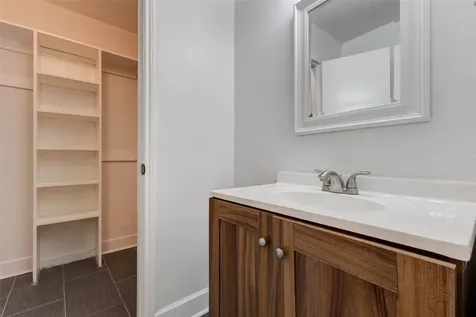 2267 Triway Lane 231 Houston TX 77043