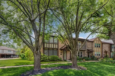 2267 Triway Lane 231 Houston TX 77043
