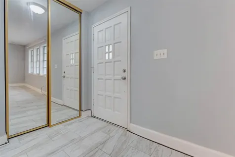 2267 Triway Lane 231 Houston TX 77043