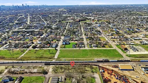 2203 Semmes Street Houston TX 77026