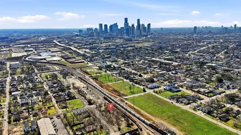 2203 Semmes Street Houston TX 77026
