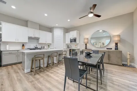911 W 35th Street D Houston TX 77018