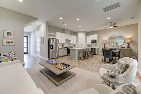 911 W 35th Street D Houston TX 77018