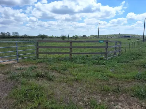 1089 Noble Lane Alleyton TX 77434