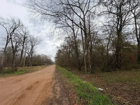 10 Neuman Street Coldspring TX 77331