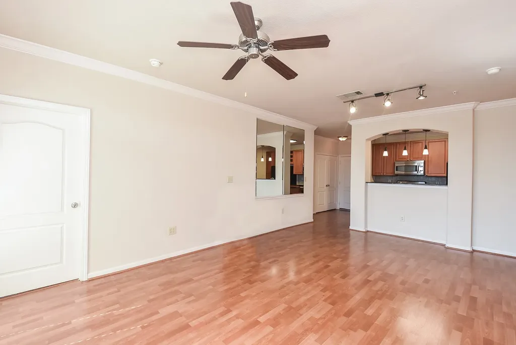 1711 Old Spanish Trail 217 Houston TX 77054