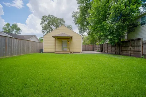 4814 Siegel Street Houston TX 77009