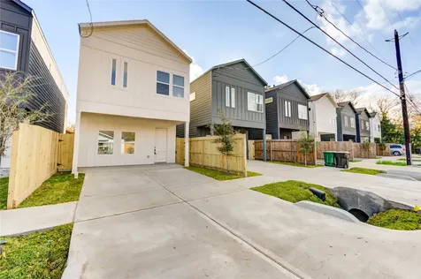 1211 Dewalt Street Houston TX 77088