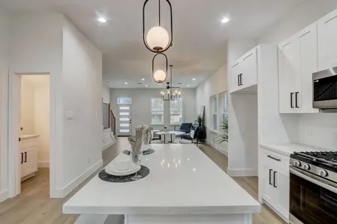 1211 Dewalt Street Houston TX 77088