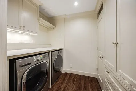 5555 Del Monte Drive 205 Houston TX 77056