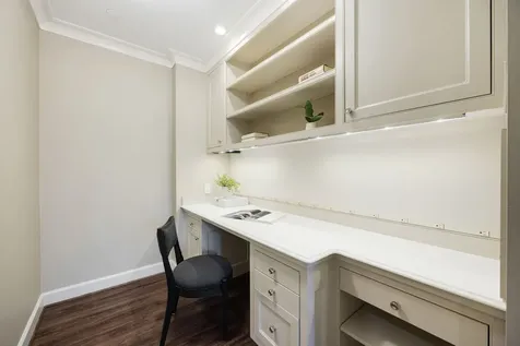 5555 Del Monte Drive 205 Houston TX 77056