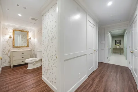 5555 Del Monte Drive 205 Houston TX 77056