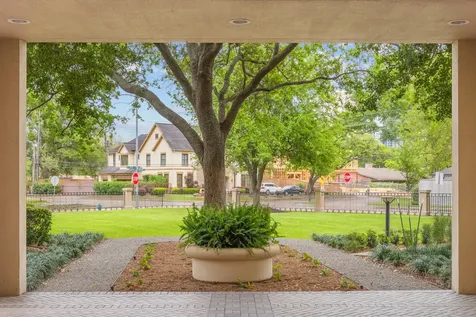 5555 Del Monte Drive 205 Houston TX 77056
