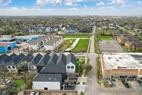 5203 Texas Street Houston TX 77011