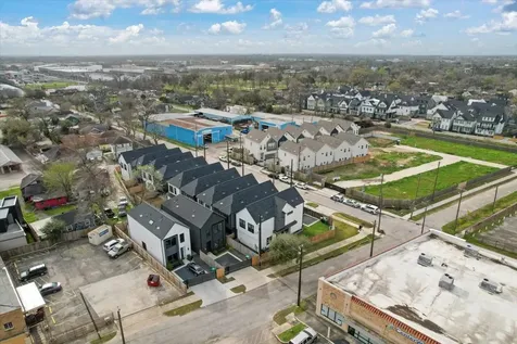 5203 Texas Street Houston TX 77011