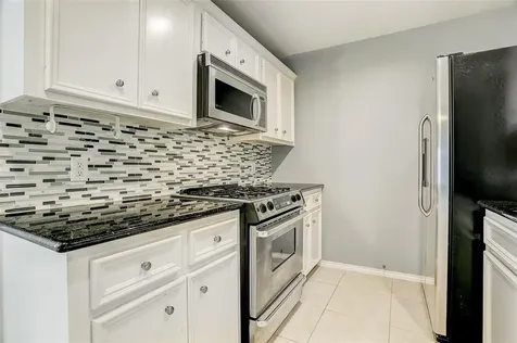 934 E Heights Hollow Lane Houston TX 77007